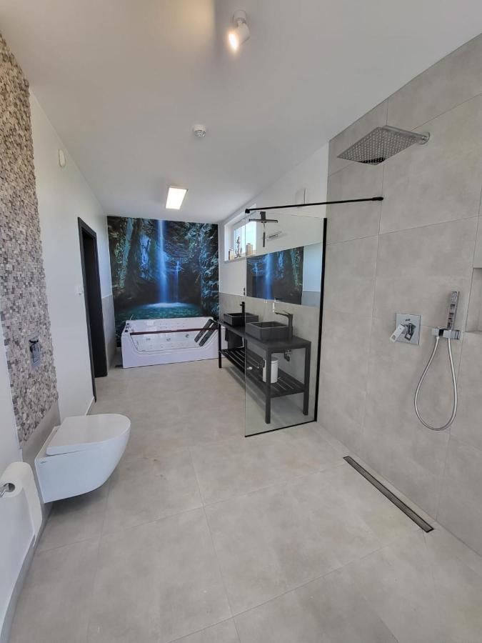 Robson Beach I Sauna, Jacuzzi Miedzywodzie Bagian luar foto