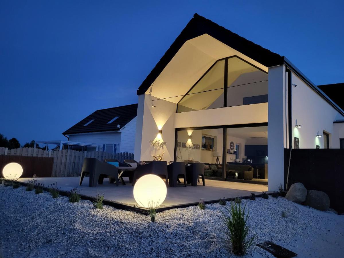 Robson Beach I Sauna, Jacuzzi Miedzywodzie Bagian luar foto