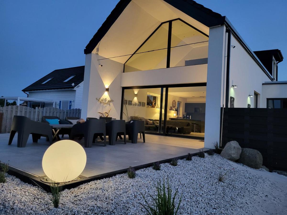 Robson Beach I Sauna, Jacuzzi Miedzywodzie Bagian luar foto