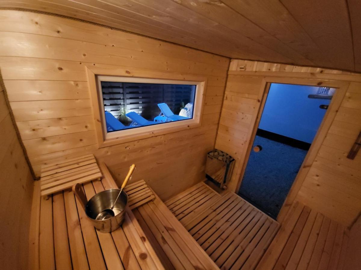 Robson Beach I Sauna, Jacuzzi Miedzywodzie Bagian luar foto
